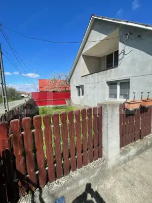 Casa cu 3 camere, 90 mp, 2 anexe gospodaresti si teren de 3000 mp, zona Crucisor - imagine 15