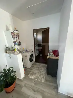 Casa cu 3 camere, 90 mp, 2 anexe gospodaresti si teren de 3000 mp, zona Crucisor - imagine 5