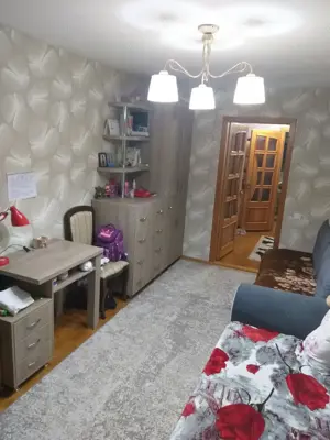 Apartament cu 3 camere de vânzare în Pantelimon