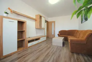 De vanzare apartament cu 3 camere- zona Circumvalatiunii-comision 0