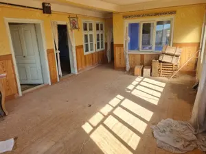 Proprietate cu casă și teren 7.000 mp,sat Ormindea-com.Băița - imagine 4