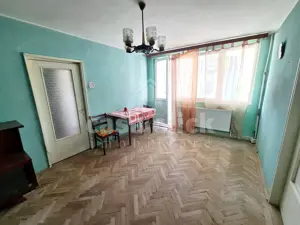 Apartament cu 2 camere, semidecomandat, în Tiglina 1   Etaj 1, zonă verde și liniștită