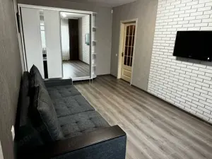 Apartament cu 3 camere in zona Dacia