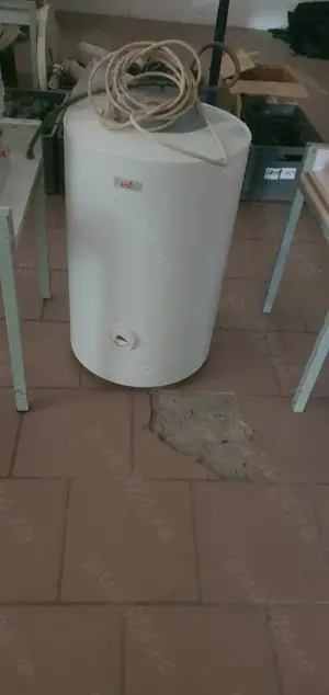 Vand boiler electric Ariston!