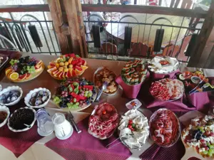 Angajam ajutor bucatar sef,Ajutor de bucatar cu experienta.