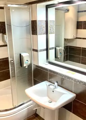 Ofer spre vanzare apartament cu 3 camere in zona colentina