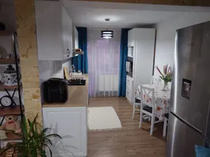 Închiriere apartament 3 camere