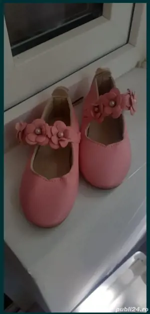 Pantofi fete roz