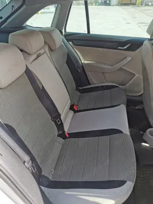 Skoda Rapid 1.6 TDI 110 CP Elegance - imagine 5