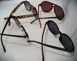 4 perechi de ochelari de soare vintage , de dama (65 - 55 lei)