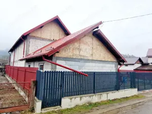 Casă / Vilă la munte - imagine 17