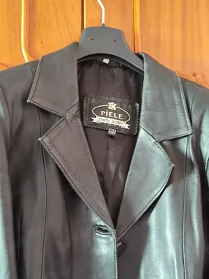 Vând geaca din piele- dama - imagine 2