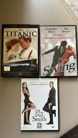 Lichidez colecție filme pe DVD și muzica pe CD AUDIO