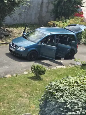 VW Touran  - imagine 4
