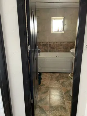 3 camere, 2 balcoane, decomandat, 2 bai, bloc caramida, 80 mp - imagine 4