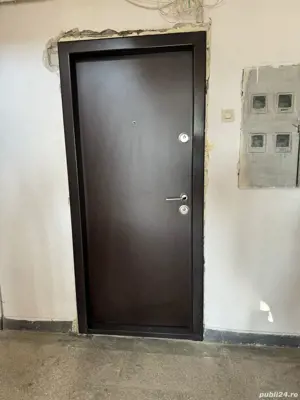 De vanzare apartament 3 camere