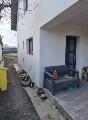 A 35 Proprietarul vinde casa amenajata ,mobilata ,utilata ,nou , Mărgineni Bacău, 90 mp cu teren