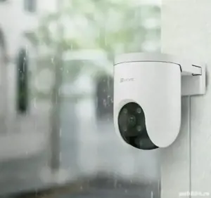 Montez camere de supraveghere exterior interior, care pot fi accesate de pe