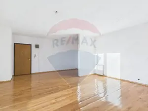 Apartament spatios 3 camere, locuinta sau birou