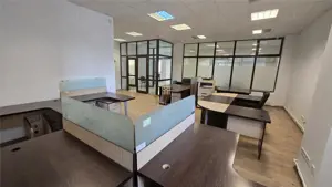 Spatiu Birouri - 180 mp! In Suceava! De Inchiriat! 0727817187 - imagine 2 Spatiu Birouri - 180 mp! In Suceava! De Inchiriat! 0727817187 - imagine 2