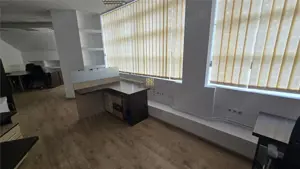 Spatiu Birouri - 180 mp! In Suceava! De Inchiriat! 0727817187 - imagine 4 Spatiu Birouri - 180 mp! In Suceava! De Inchiriat! 0727817187 - imagine 4