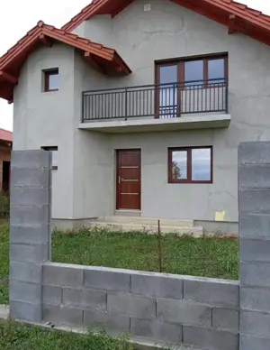 Vand casa în Monsita Noua