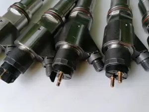 0445120157 504255185R 0986435564 Bosch Injector Iveco Stralis I II / Trakker II /New Holland /Case  - imagine 2