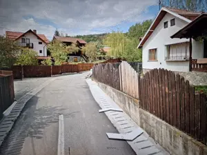 Teren intravilan Cornu, Prahova, la 23 km de Sinaia, proprietar, toate utilitatile, 30 Euro mp.  - imagine 9