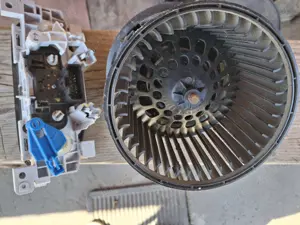 Ventilator din bord Logan 2018