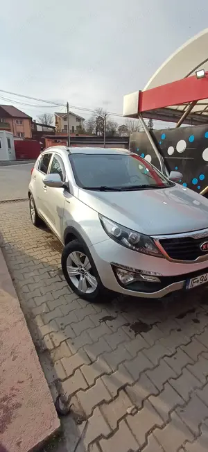 Vând kia sportage 