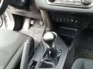 TOYOTA RAV 4 - 2.0 D-4D 4x2 Confort - imagine 4