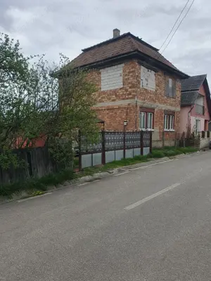 Vand casa cu etaj in com.Mihai Viteazu langa Turda jud.Cluj