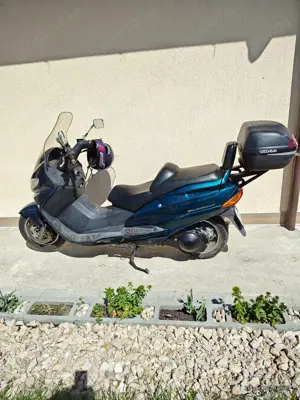 Motociclu L3e, Suzuki 250 Burgman - imagine 2 Motociclu L3e, Suzuki 250 Burgman - imagine 2