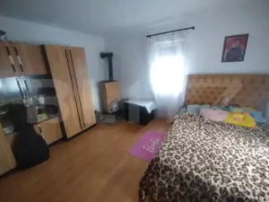 Casa 70 mp utili,700mp de teren,zona comunei Uriu - imagine 5