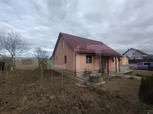 Casa 70 mp utili,700mp de teren,zona comunei Uriu