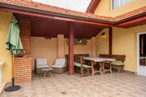 Apartament 3 camere  de inchiriat la casa,terasa și gradina - imagine 2