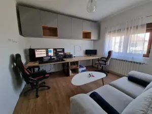 Casa Individuala - mobilata utilata - zona buna - 200 mp utili - teren 600 mp - panouri solare - imagine 4