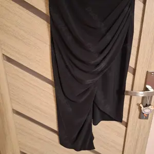 Rochie damă neagră, elegantă - imagine 2