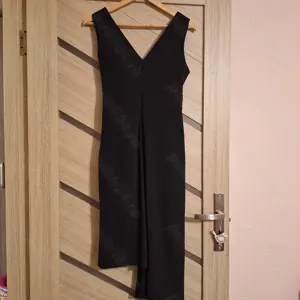 Rochie damă neagră, elegantă - imagine 3