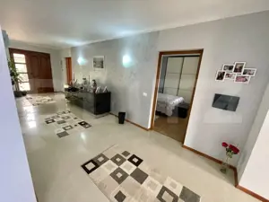 Casă individuală - Teren 9.300 mp - Finisată/Mobilată - Vadu Moldovei  - imagine 4