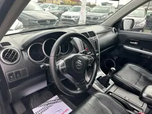 Suzuki Grand Vitara 1.9 DDiS X30 - imagine 15 Suzuki Grand Vitara 1.9 DDiS X30 - imagine 15
