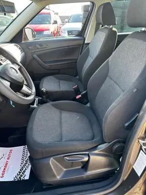 Skoda Yeti 2.0 TDI 4x4 Adventure - imagine 13