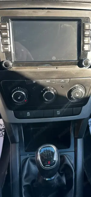 Skoda Yeti 2.0 TDI 4x4 Adventure - imagine 14