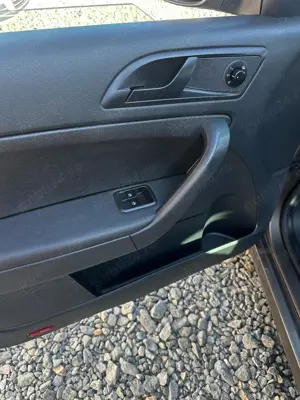 Skoda Yeti 2.0 TDI 4x4 Adventure - imagine 11