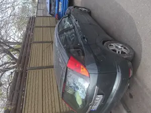 Vând Ford  focus 16 benzina an 2004 - imagine 7