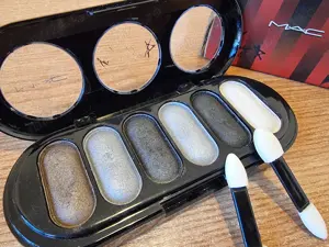 Fard pleoape MAC, Eye Shadow 6 culori, nr.03 226