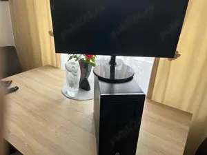 Calculator și monitor 