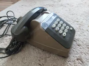 Telefon fix cu butoane ,model vintage,vechi,old,de decor