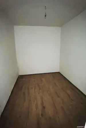 Boxa subsol  spatiu depozitare central