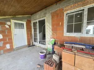 Jumatate de duplex pe parter cu 4 camere si 2 bai, Sag - imagine 13